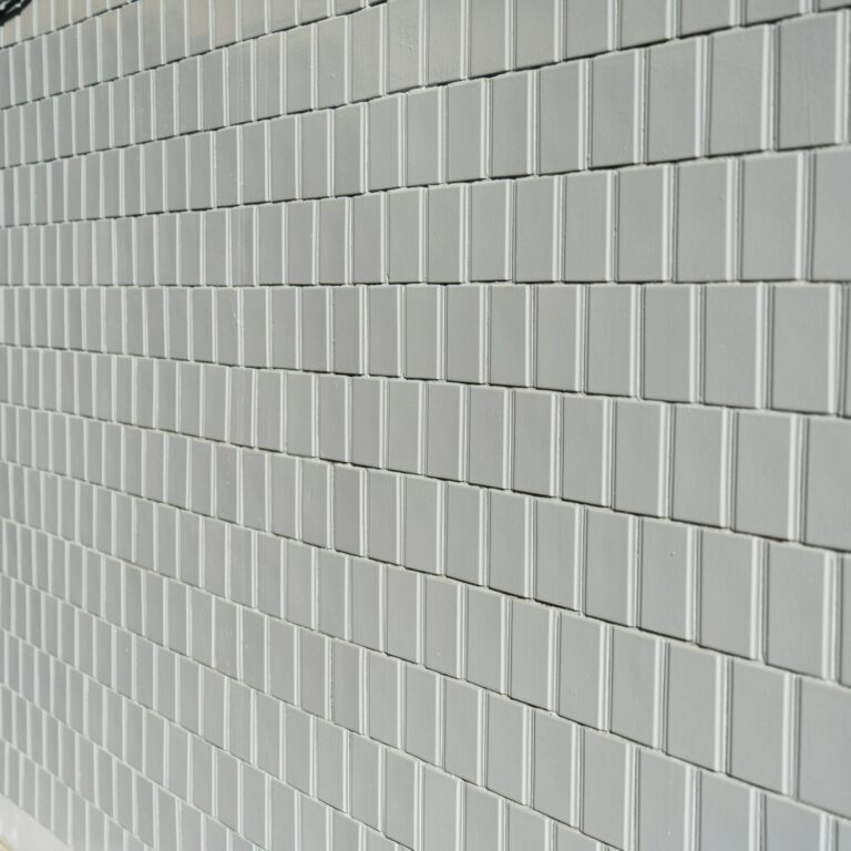 Zelfklevende tegels monteren zo pak je het stap voor stap aan Zelfklevende tegels monteren zo pak je het stap voor stap aan